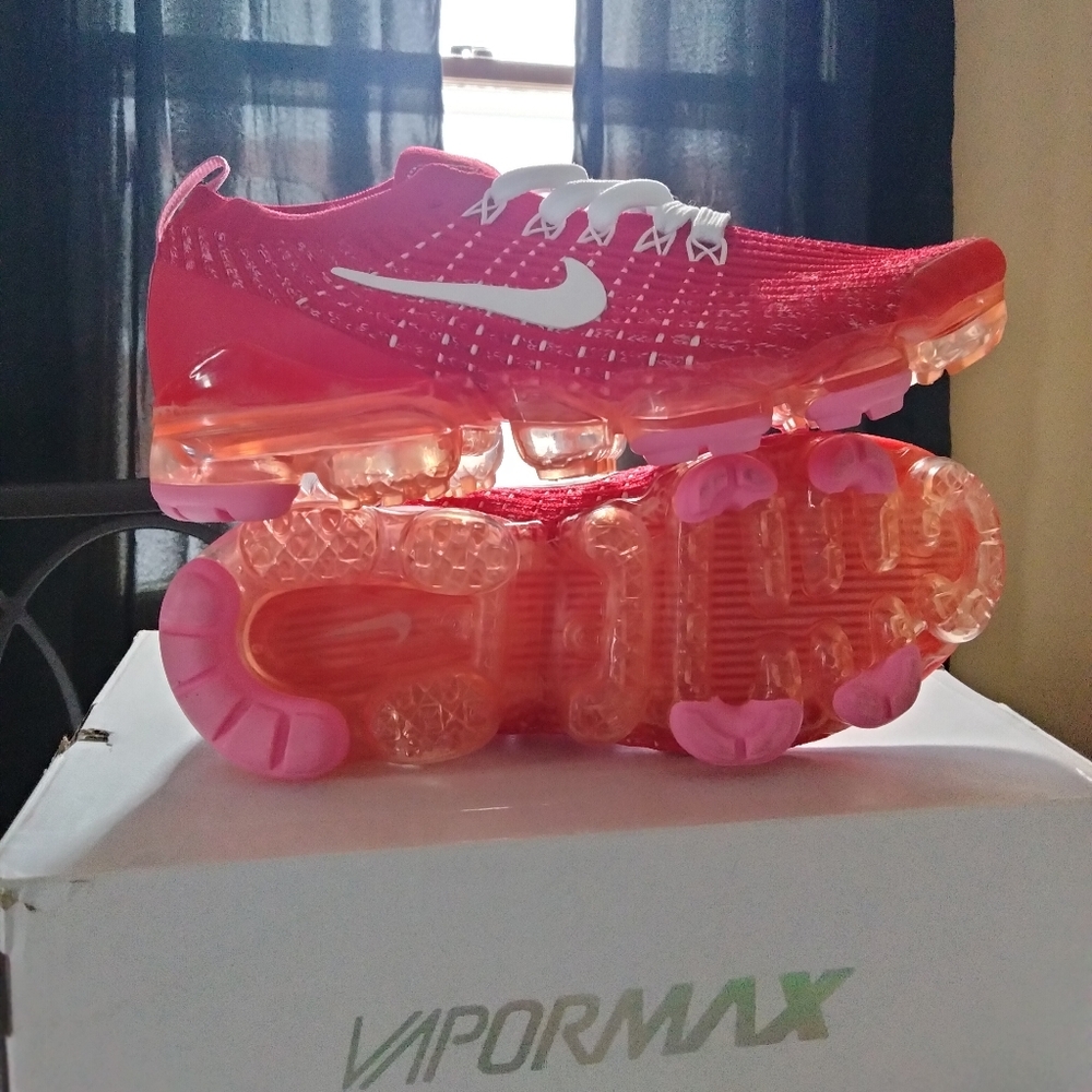 Vapormax Pink& Red size 5.5 Brand New in Box